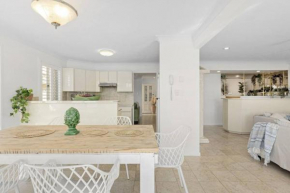 64 Isle of Palms, Surfers Paradise